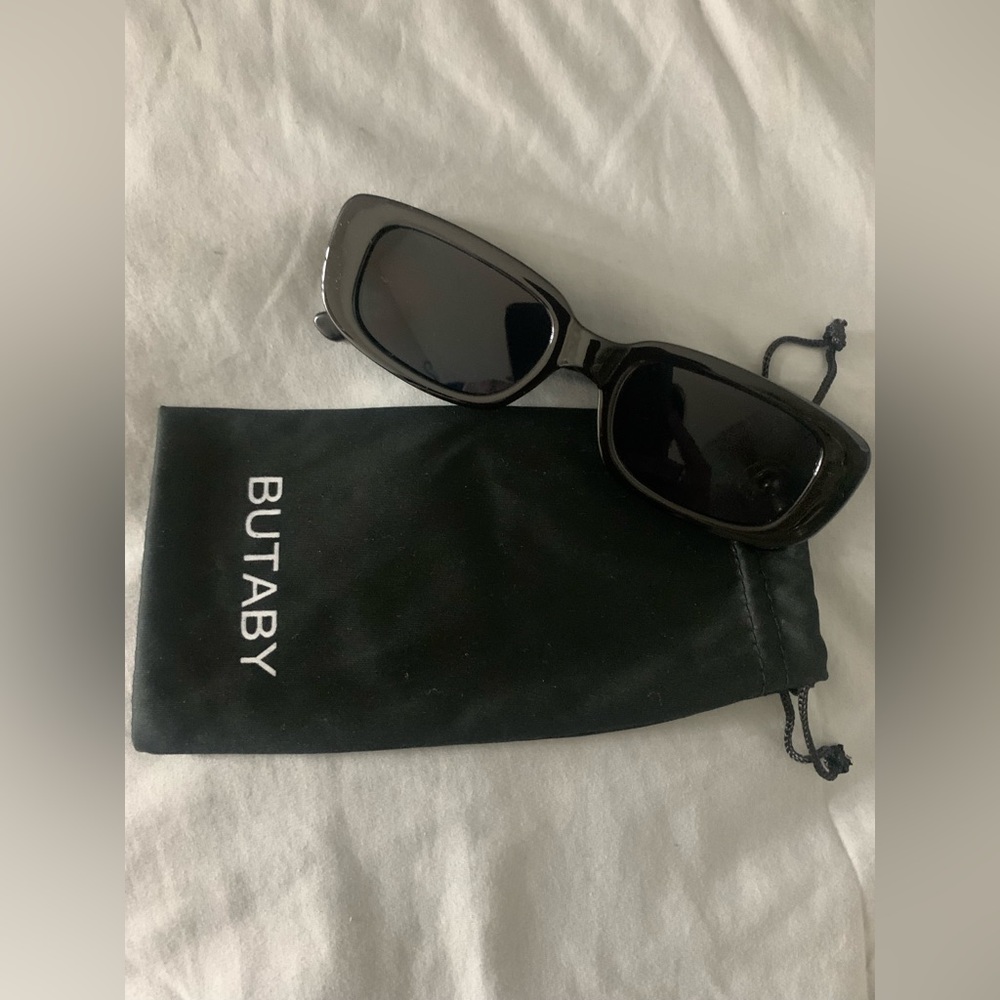 NWOT Retro Square Frame Sunglasses UV400 Protection - Black